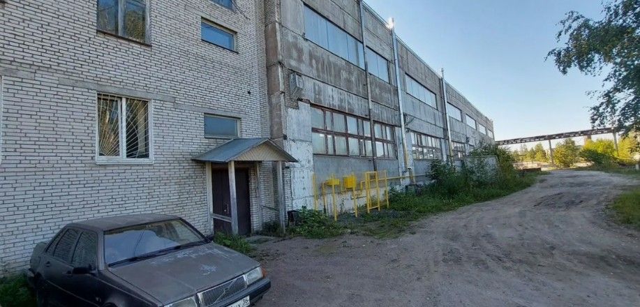 фасад дома, здание по адресу Ленинградская обл, г Приозерск, ул Калинина, д 51